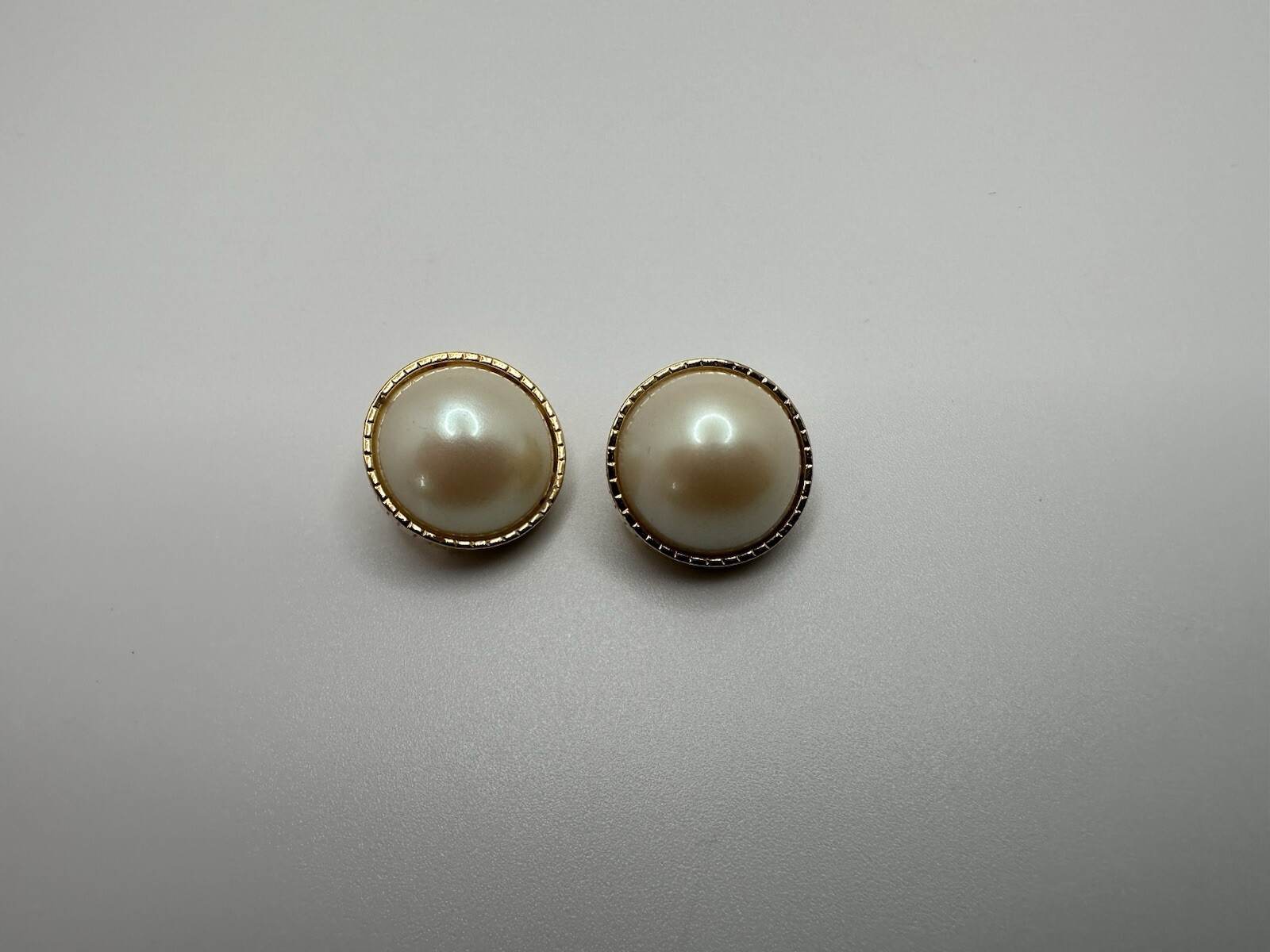 Vintage Gold Faux Pearl Nina Ricci Clip Earrings 1.7cm JB16