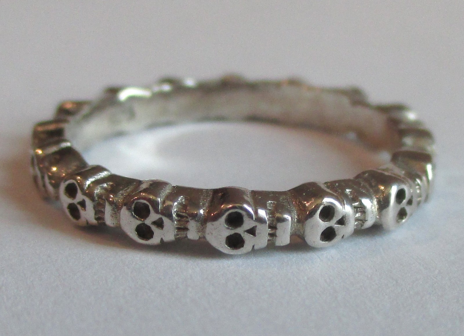 Size 6.75 THIN STERLING SILVER SKULL ETERNITY WEDDING BAND RING Memento Mori