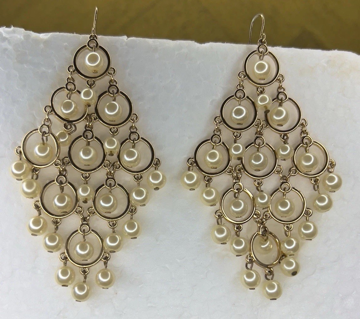 Elo7 Gold Tone Simulated Pearls Dangling Chandelier Earrings 3.5”