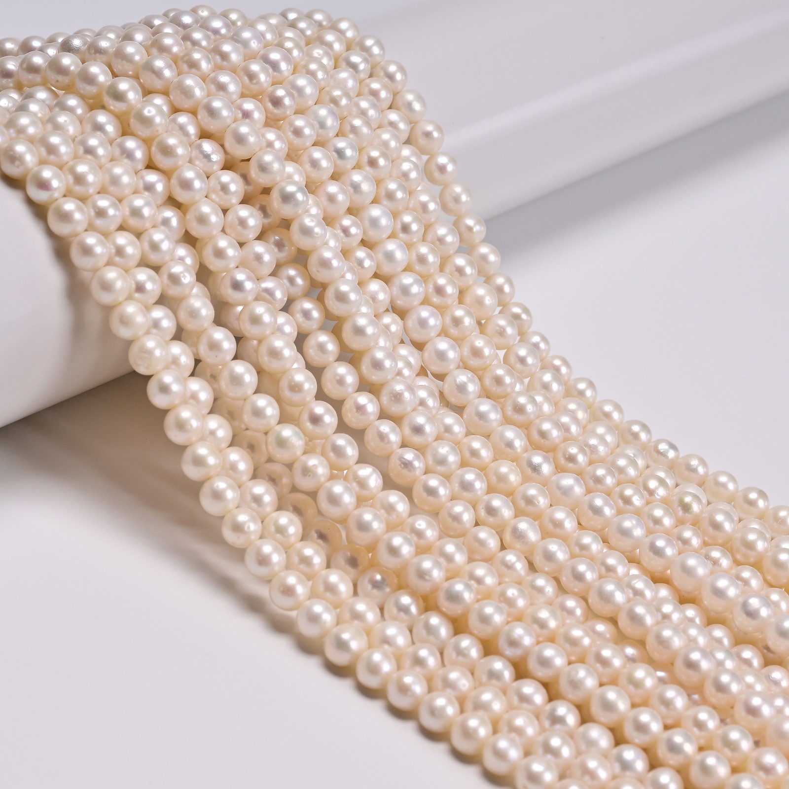 Natural White Fresh Water Pearl Smooth Round Beads Size 5mm 6mm 15.5″ Strand
