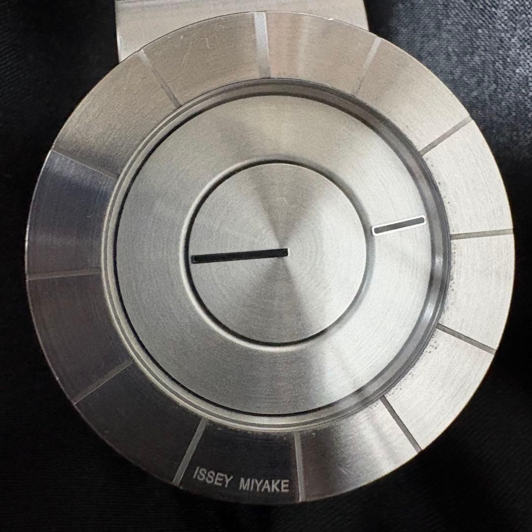 ISSEY MIYAKE TO Tio Yoshioka Tokujin design NY0N001 Silver Working From Japan