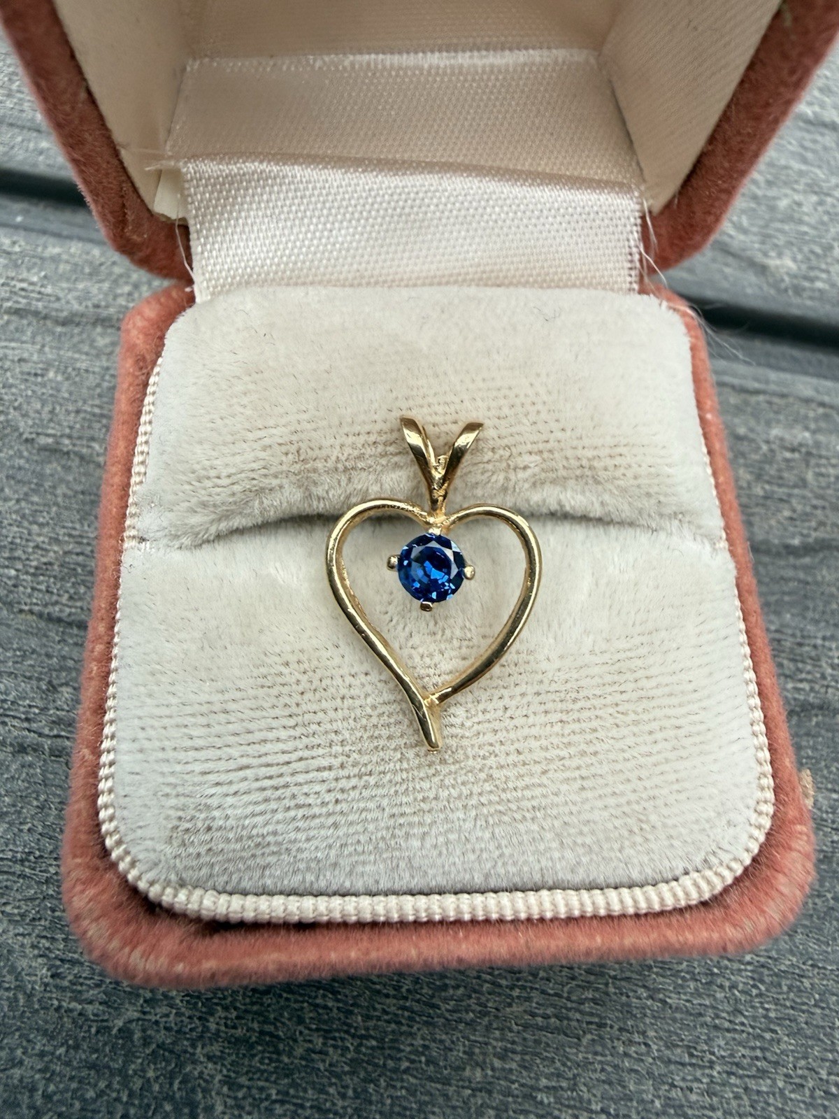 Vintage 14k Yellow Gold London Blue Topaz Solitaire Open Heart Necklace Pendant