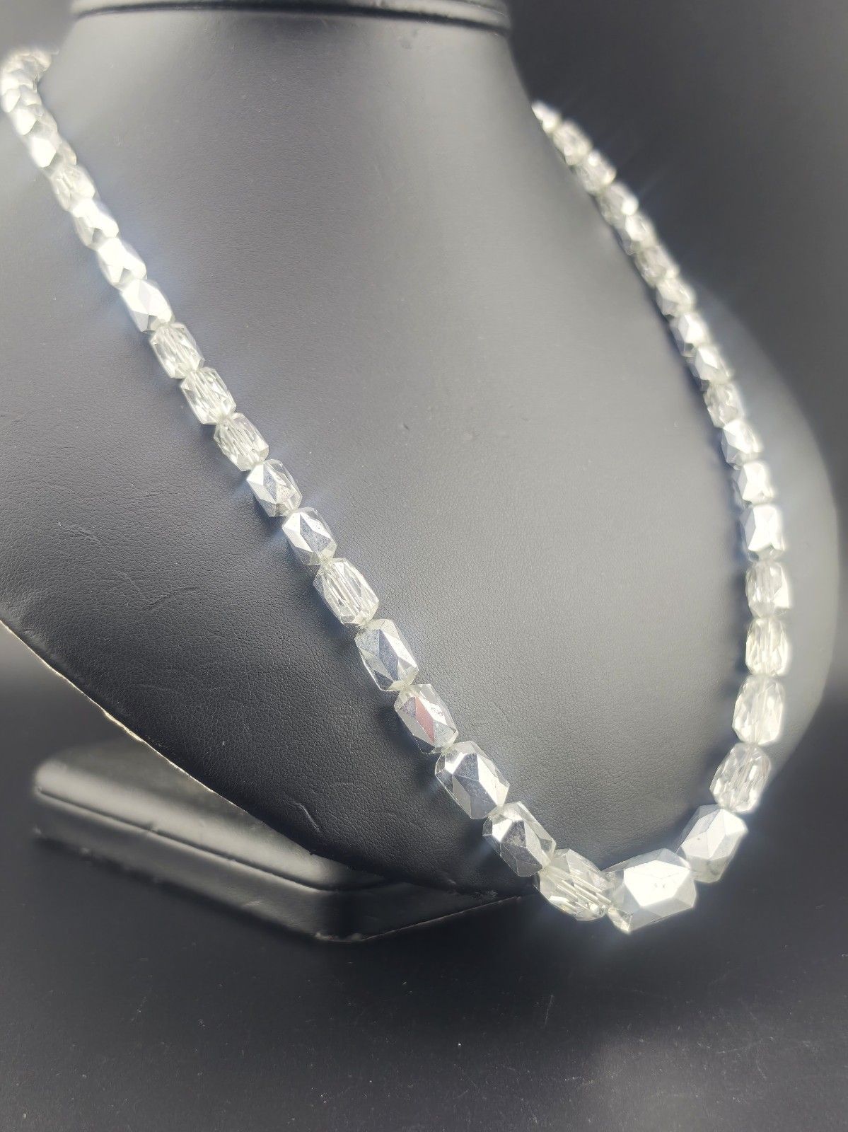 Sparkling Antique Hand Cut Silver Frosted Crystal Graduated Beads 24″ Necklace