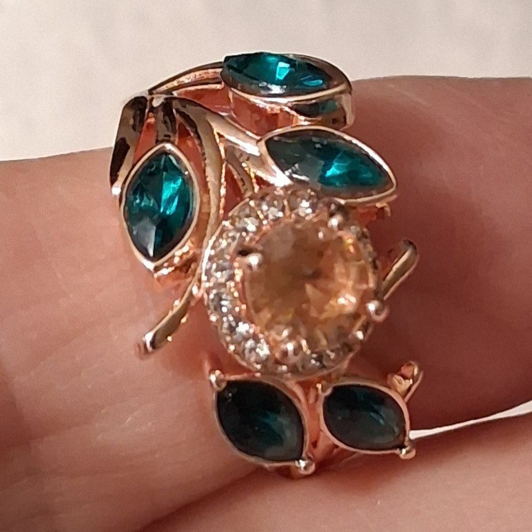 Rose Gold Tone Leaf Cocktail Ring Round Clear Rhinestone Prong Set Size 9