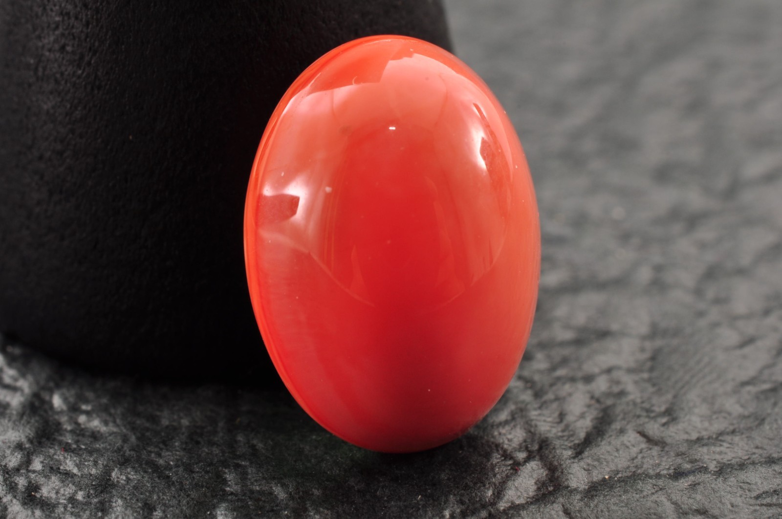 With Certification Single color MOMO coral oval Cabochon ( 15mm(0.59in) 8.85ct).