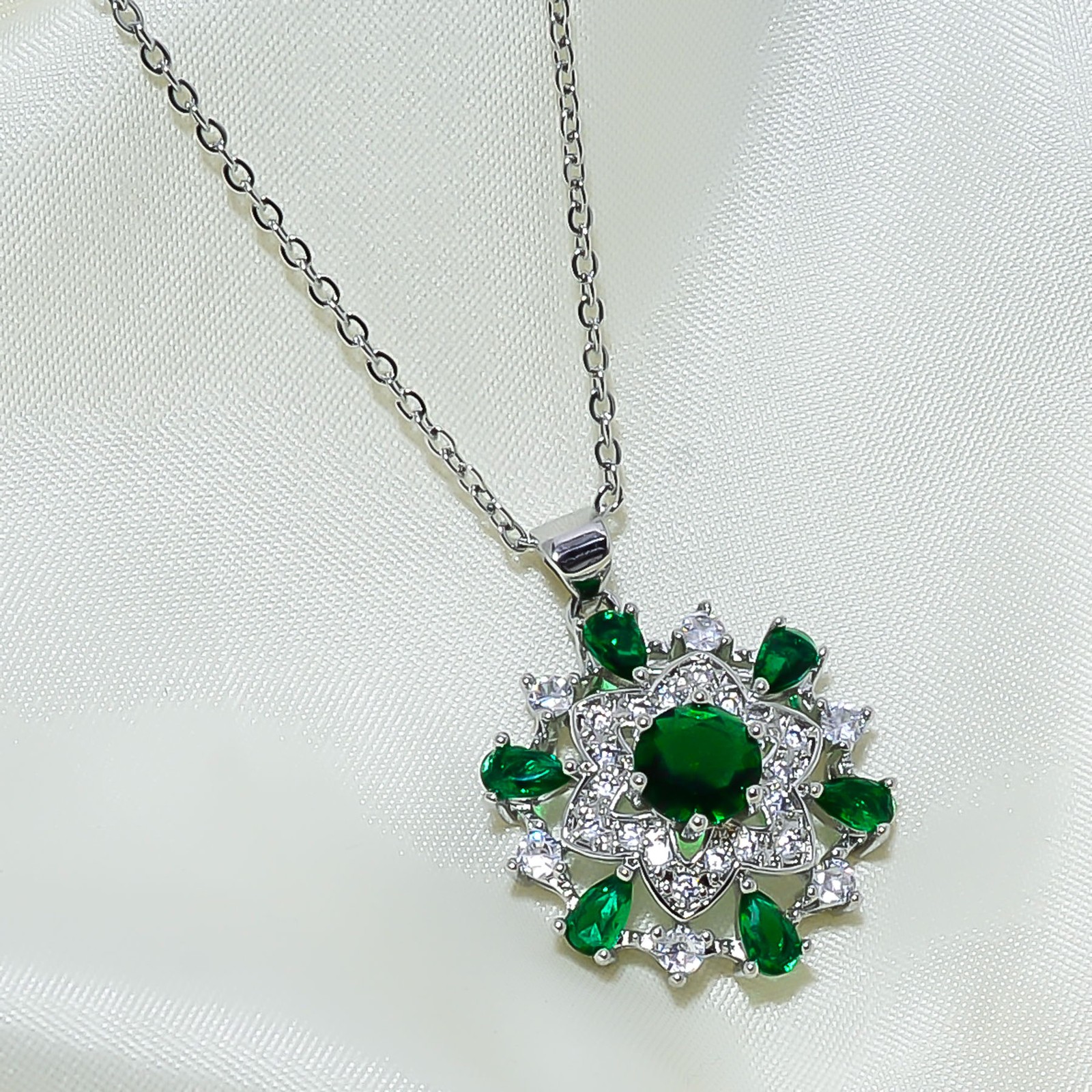 Chrome Diopside & Cz 925 Sterling Silver Floral Pendant With Chain 18-20″ CP4511