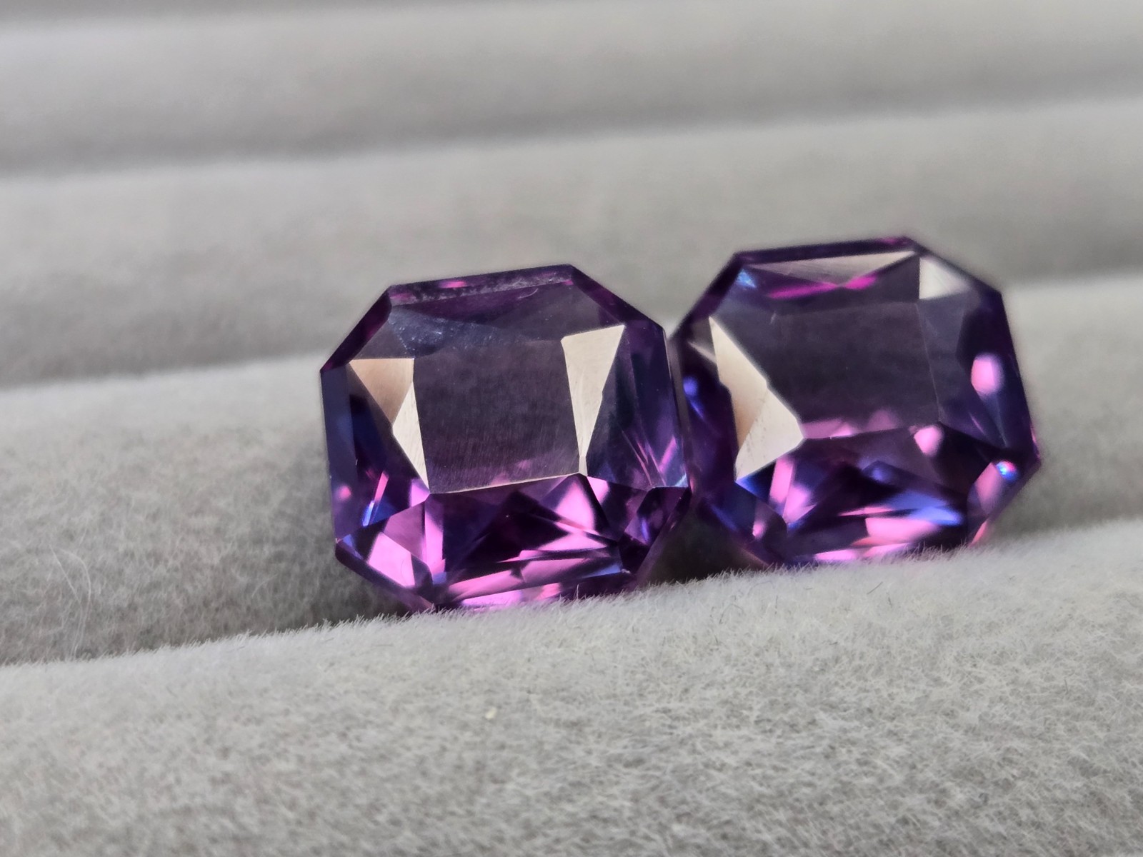 Radiant Cut Alexandrite Gemstone Pair 20-22 Ct Color Changing Loose Gemstone VVS