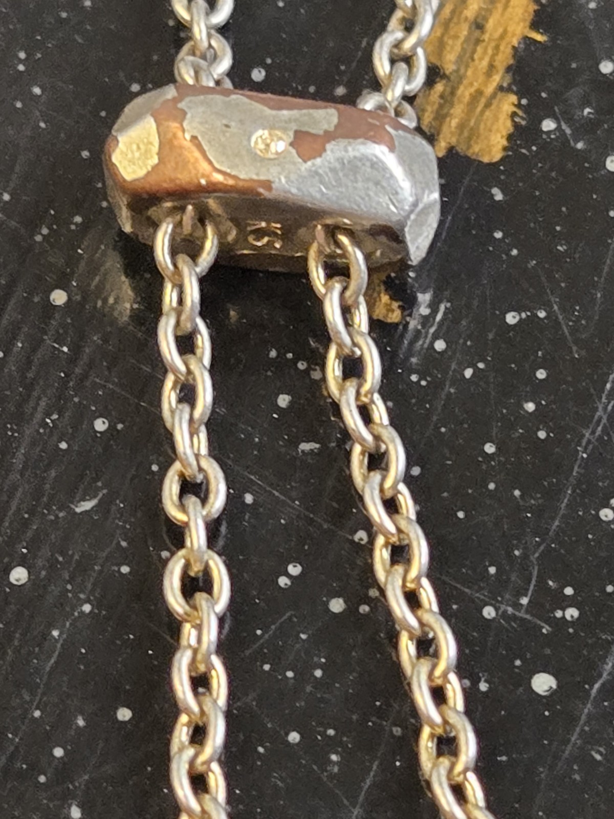 KENDRA SCOTT ELAINA SILVER ADJUSTABLE CHAIN BRACELET IN IRIDESCENT DRUSY