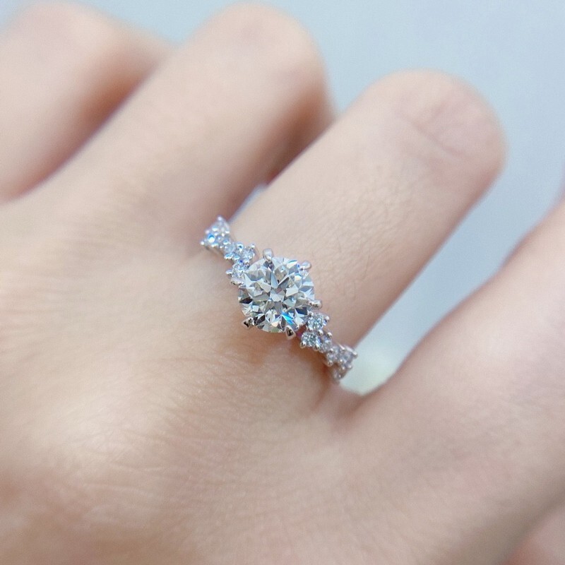 Exclusive Ring 2 CT Simulated Diamond Ring Christmas jewelry Silver Plated