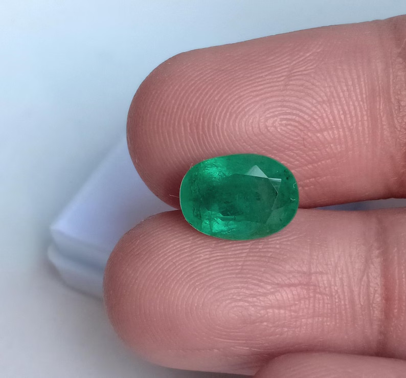 Certified Vivid Green Emerald Oval Unheated Untreated Loose Gemstone 3.22 Ct