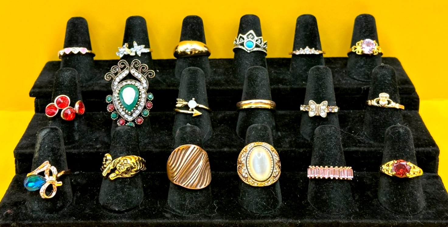 Lot 18 Fashion Rings Sizes 6 to 6.5 Including 1 Signed Premier Design R-55