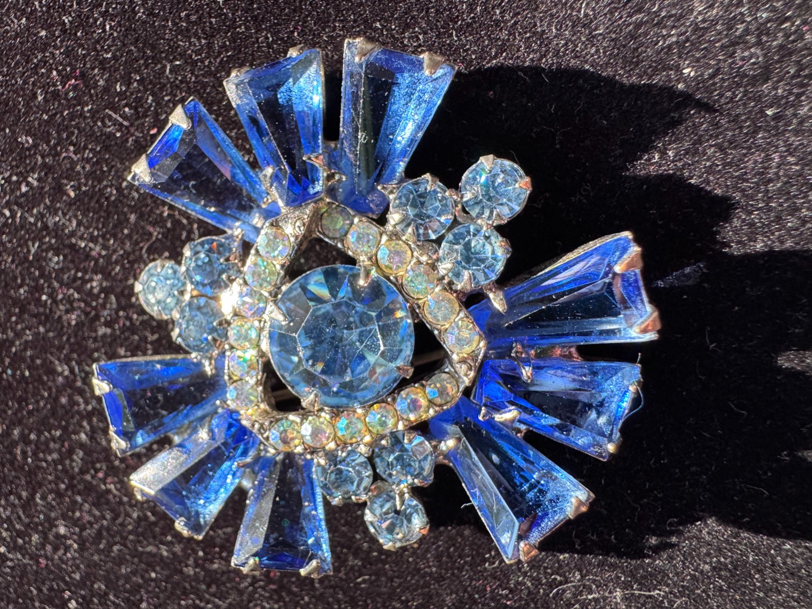 Vintage Juliana D&E Blue Keystone Glass Blue & White Rhinestone Brooch 1960s