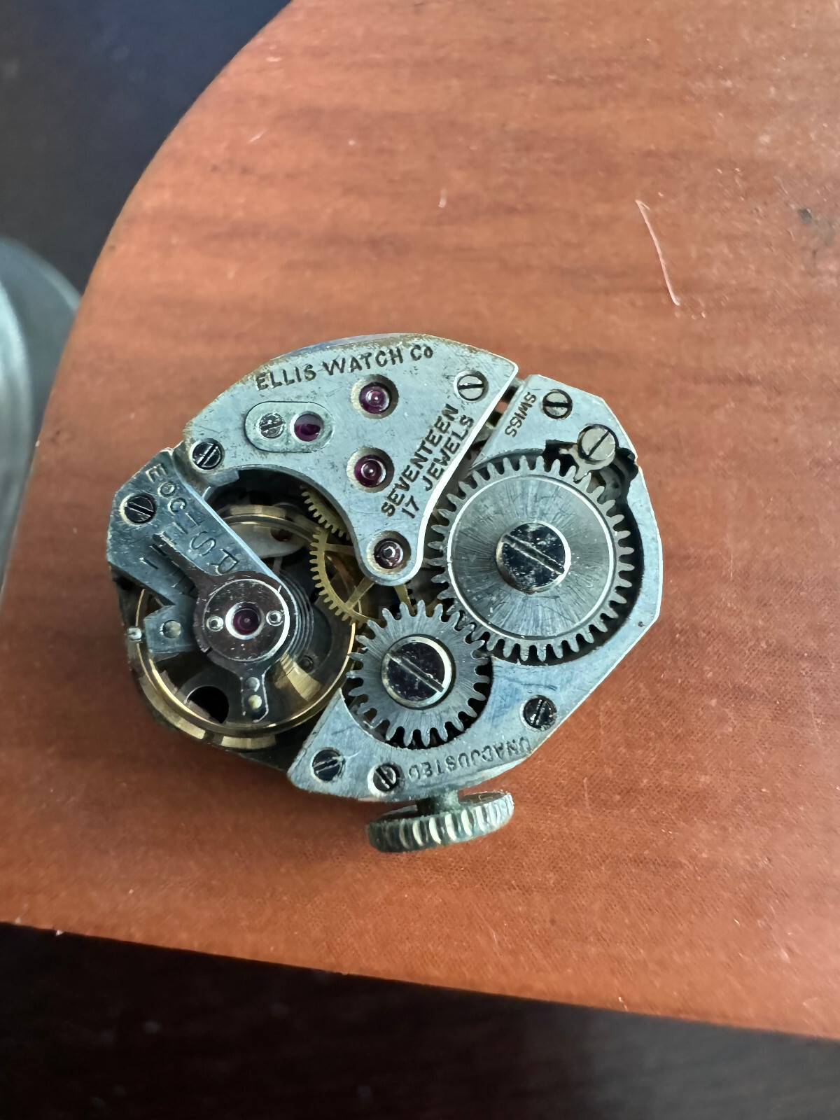 VINTAGE 18.15 X 15.15 MM LADIES ELLIS SWISS WRIST WATCH MOVEMENT KEEPING TIME