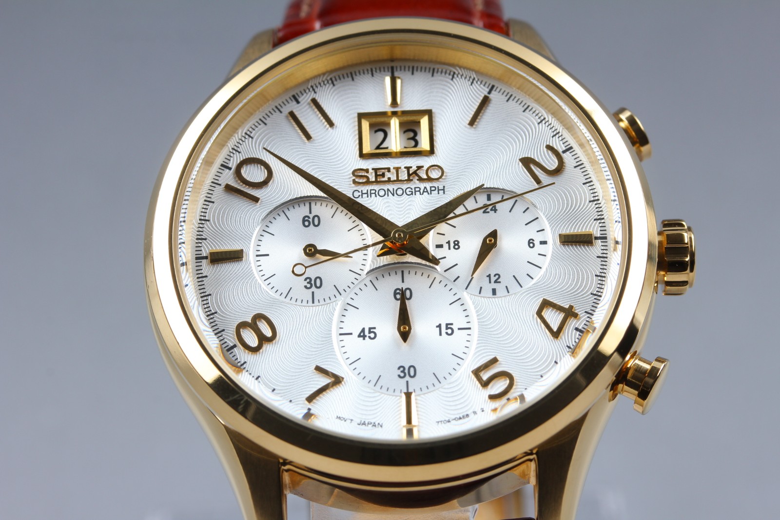 [MINT] SEIKO Chronograph 7T04-0AE0 Gold White Dial Quartz Big Date Men’s Watch