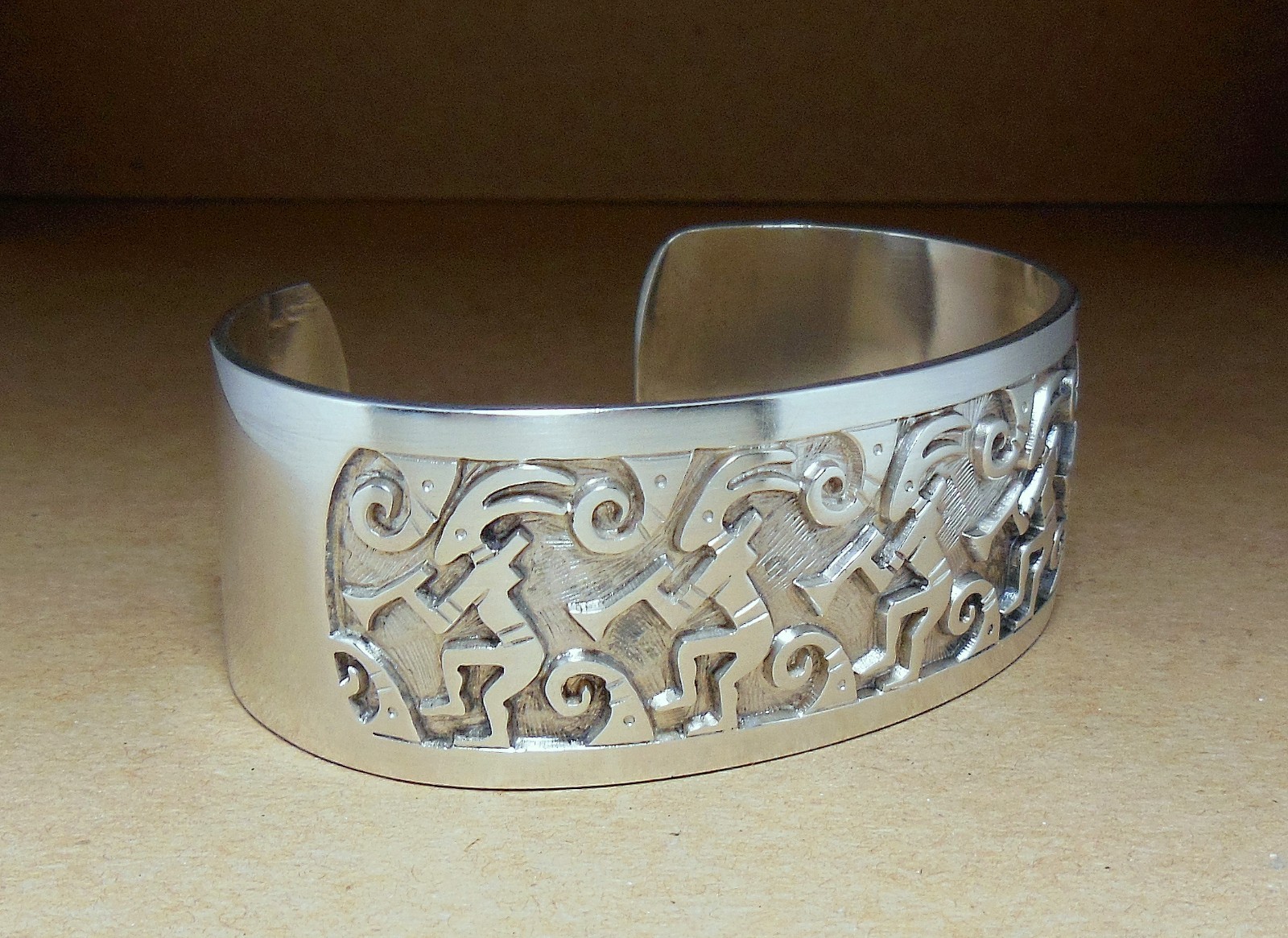 Vernon Mansfield HOPI Sterling Overlay Kokopelli Flute Player Cuff Bracelet 50G