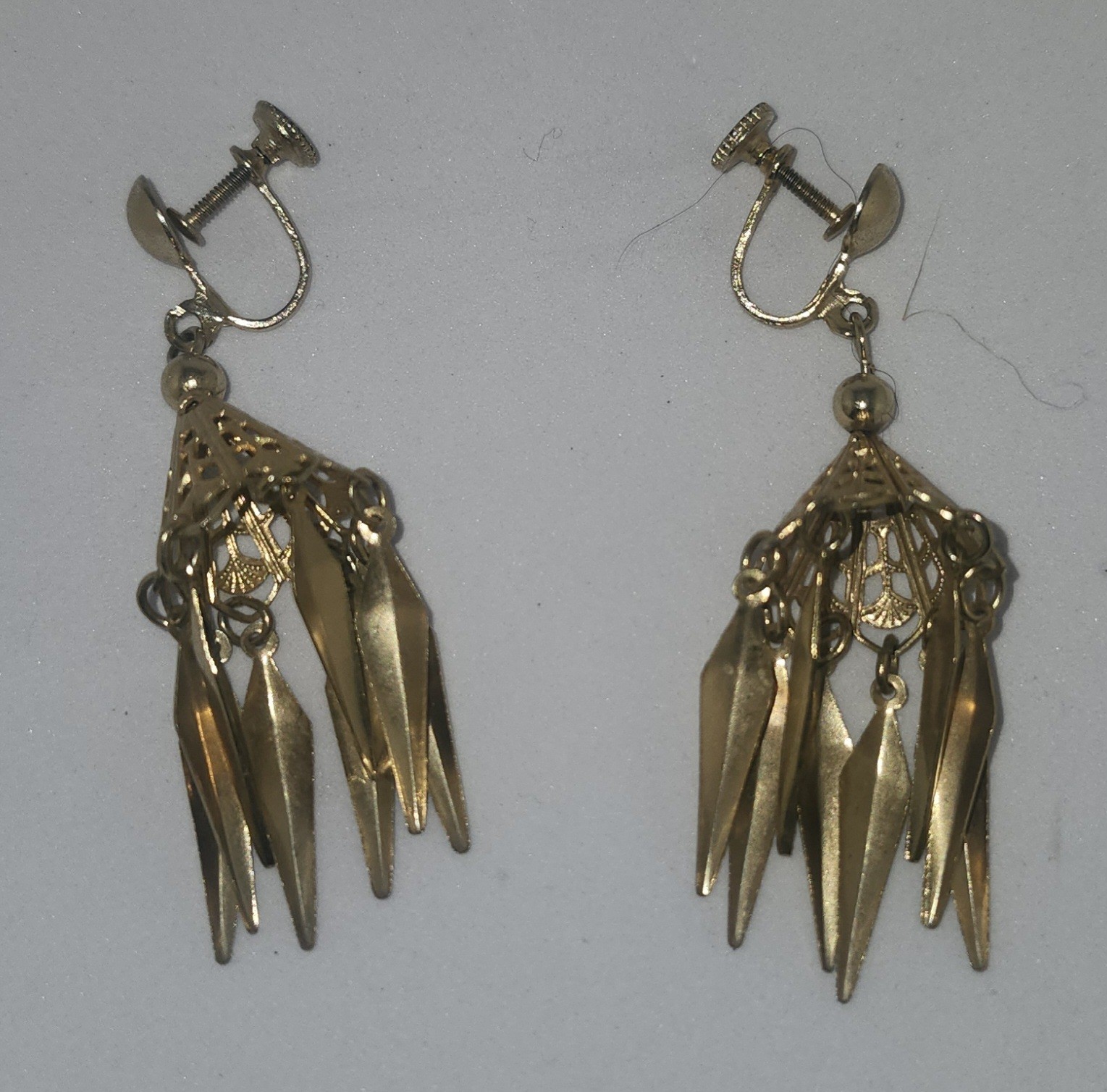 Goldtone Filigree Basket Weave Chandelier Dangle Earrings Screwback Vtg ’40-50s