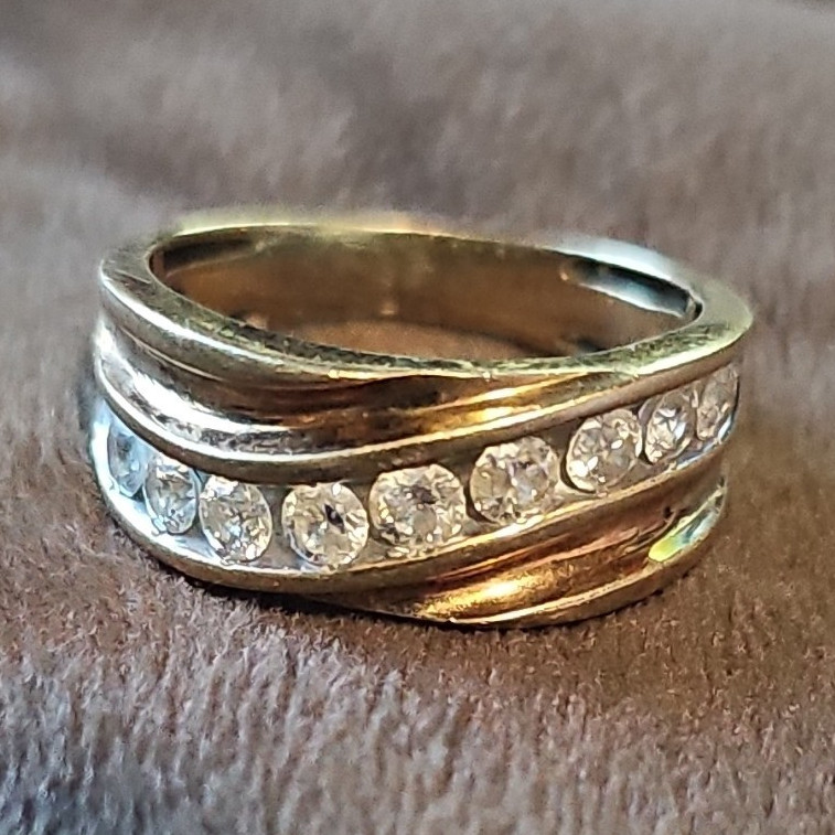 10K Yellow Gold Channel-Set Band Ring w/ 9 Natural Round Diamonds Size 10