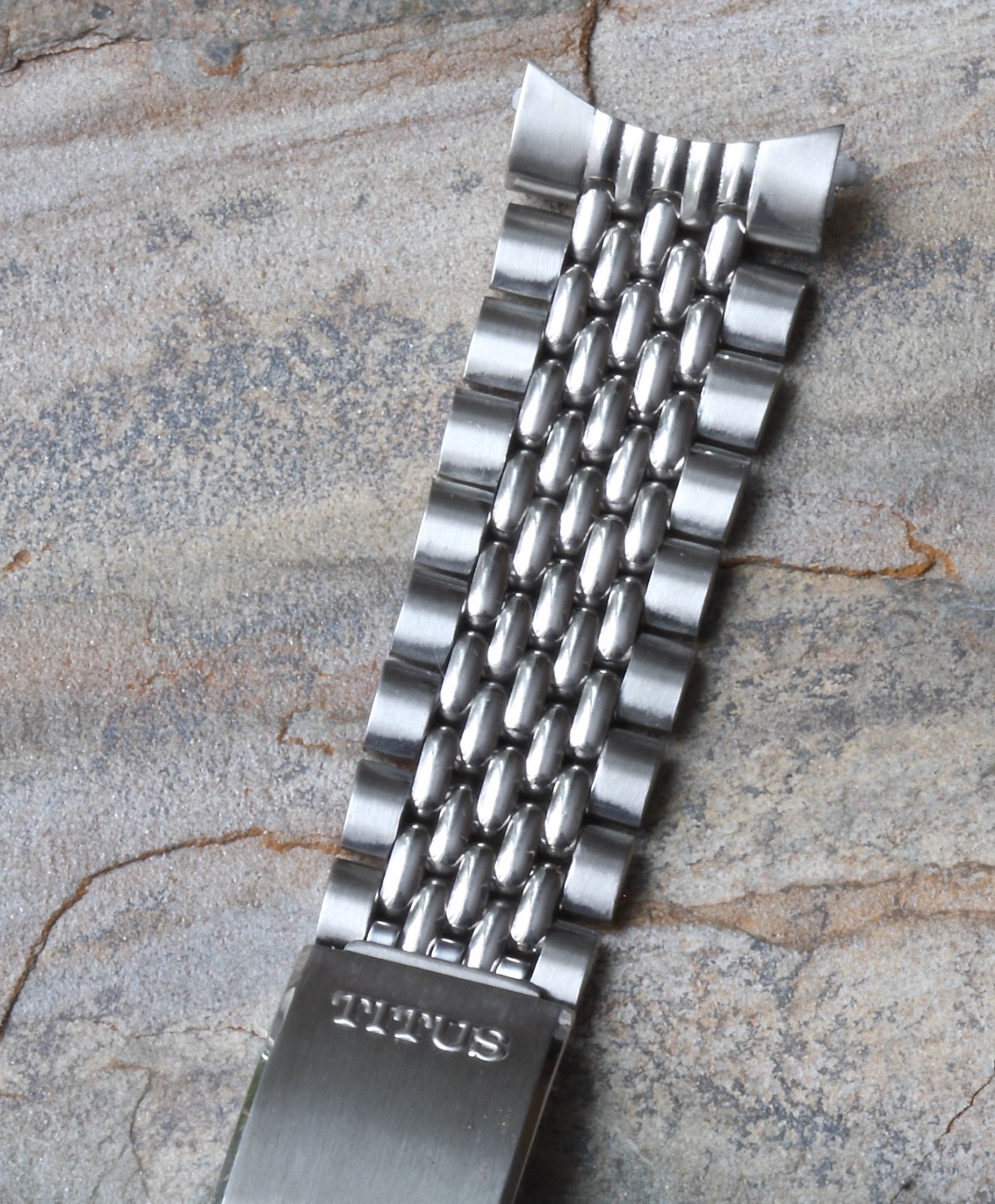22 SOLD Titus 1960s Beads of Rice band 20mm to Calypsomatic vintage divers watch