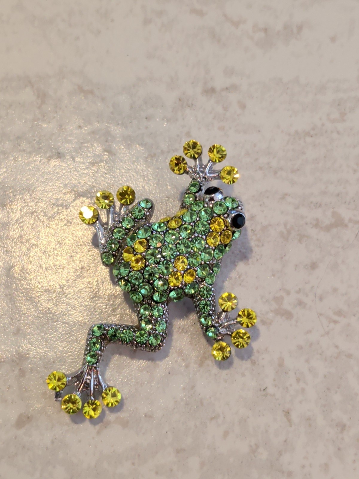 LaBella Tree Frog Brooch Lime Green Pave Rhinestone