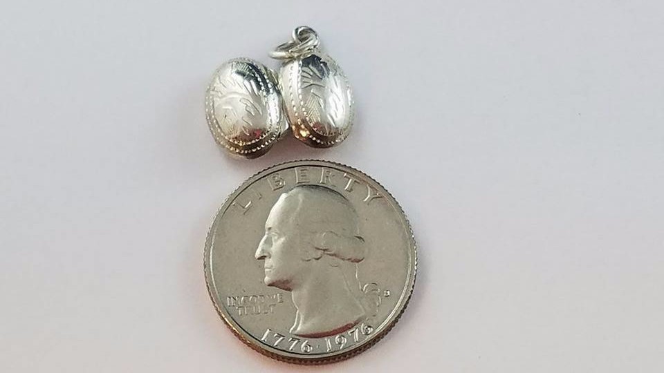 Tiny Sterling Silver Charm or Pendant Oval Etched Photo Holder 0.64″ FREE SHIP