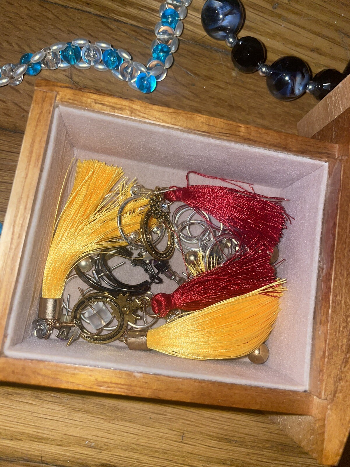 Mixed lot of Jewlrey BRACELET NECKLACE EARRINGS RINGS