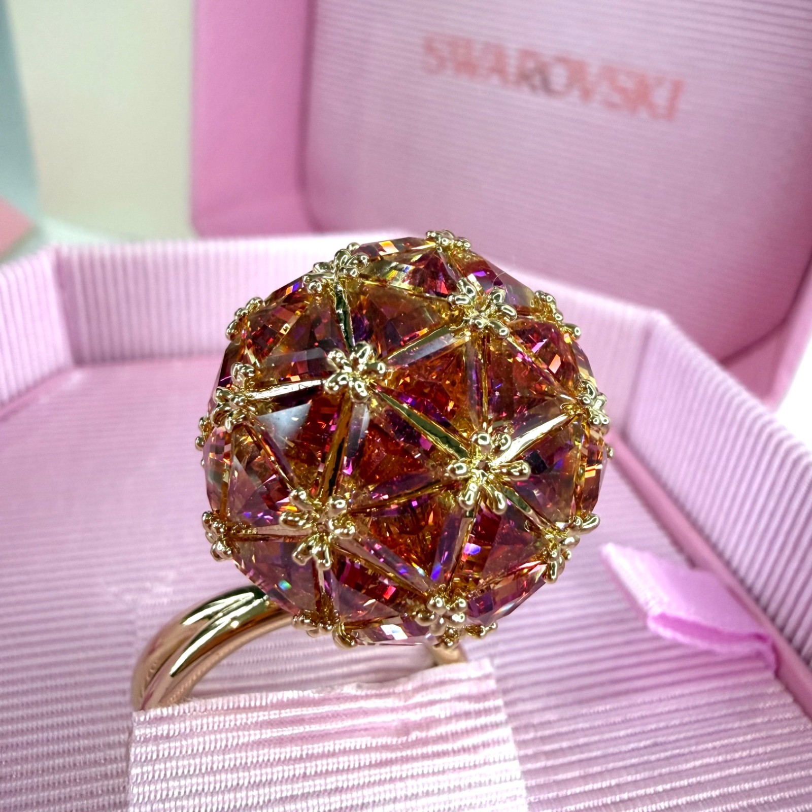SWAROVSKI Curiosa Cocktail Ring Round Red Cut Crystal Size 58 UK P 1/2 New Box