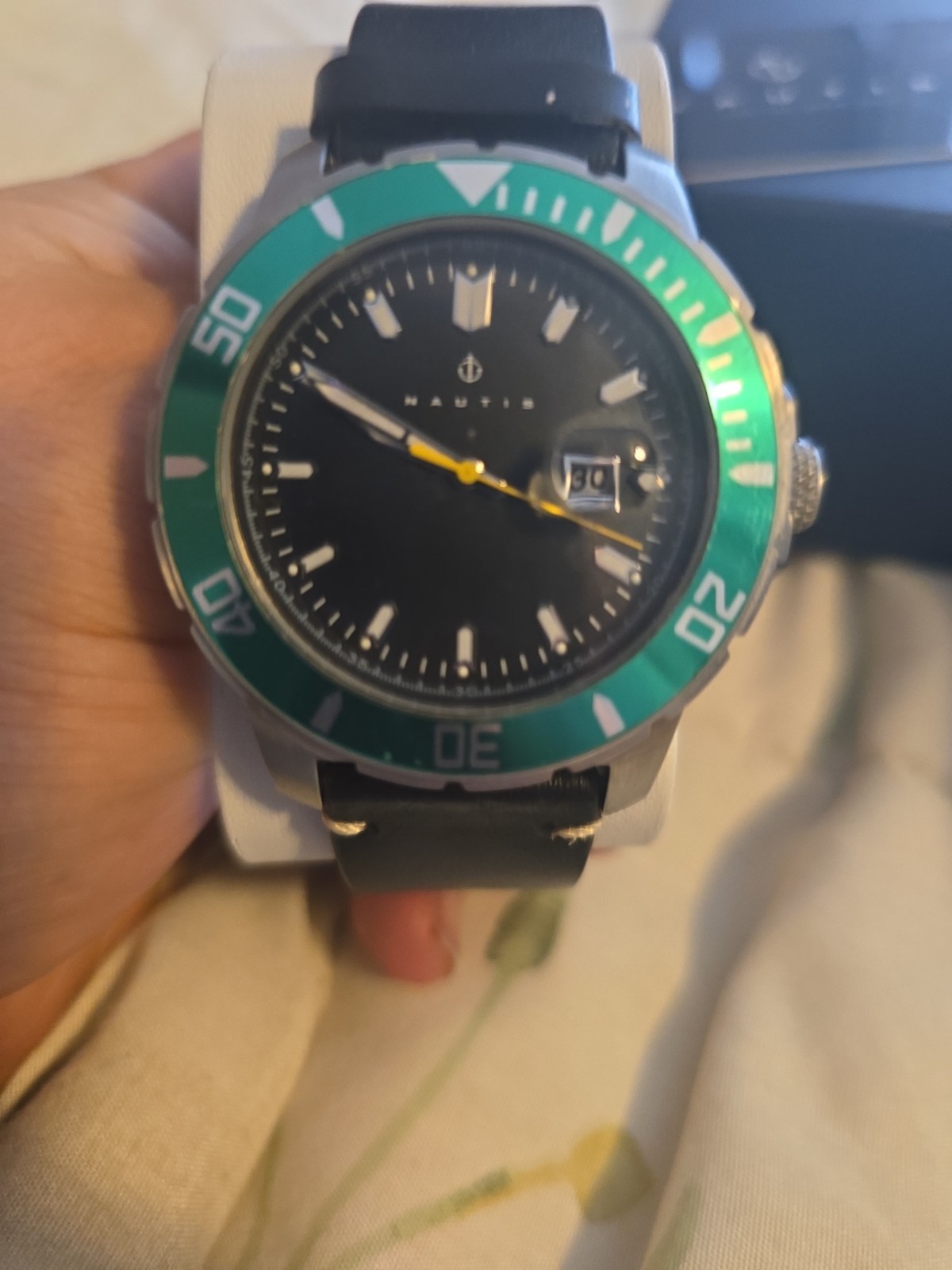 NAUTIS 45mm – Dive Pro 200 GL1909-G Black Dial/ Green Bezel
