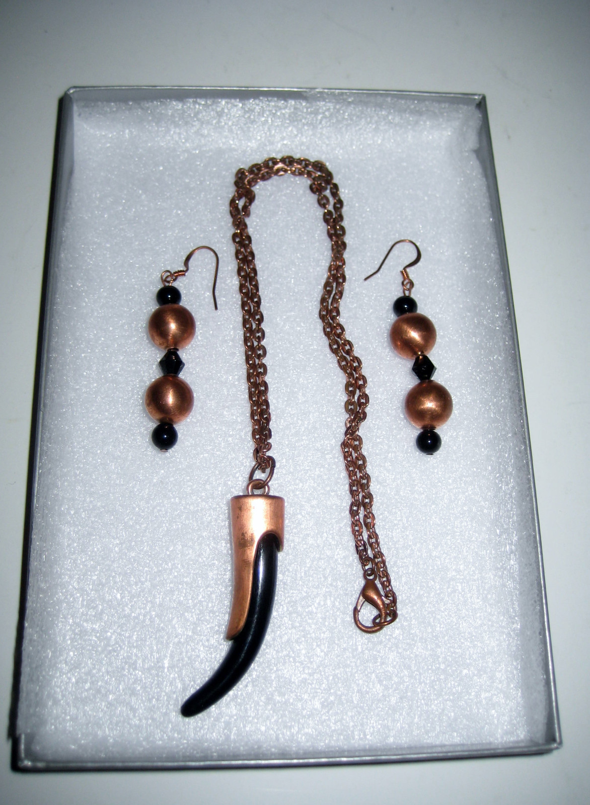 Necklace Resin Claw Pendant Matching Earrings Handcrafted 18 Inch Copper Alloy