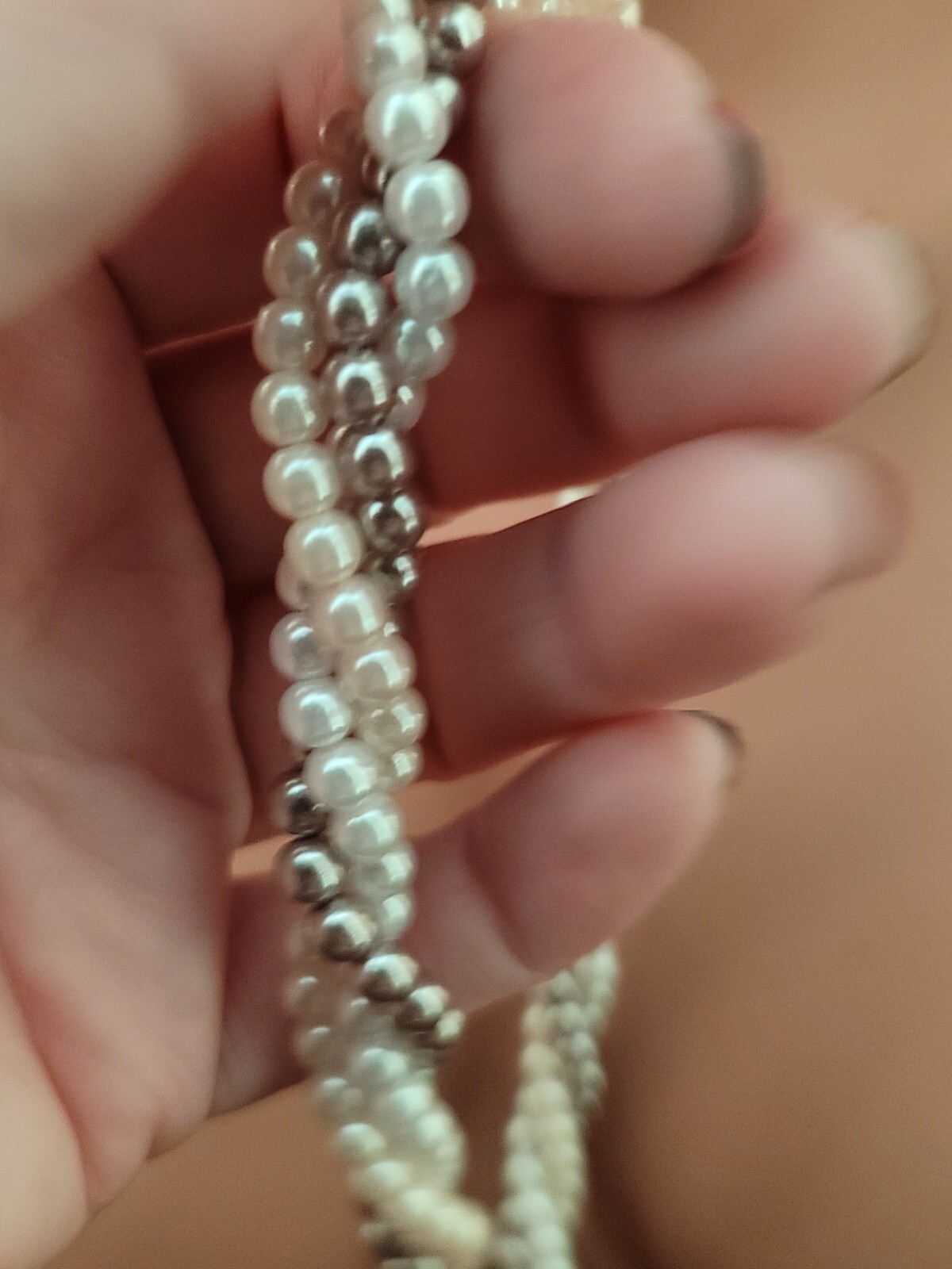 Retro Twisted Faux Pearl Bead Choker Necklace White Cream Beige Vintage AVON HS