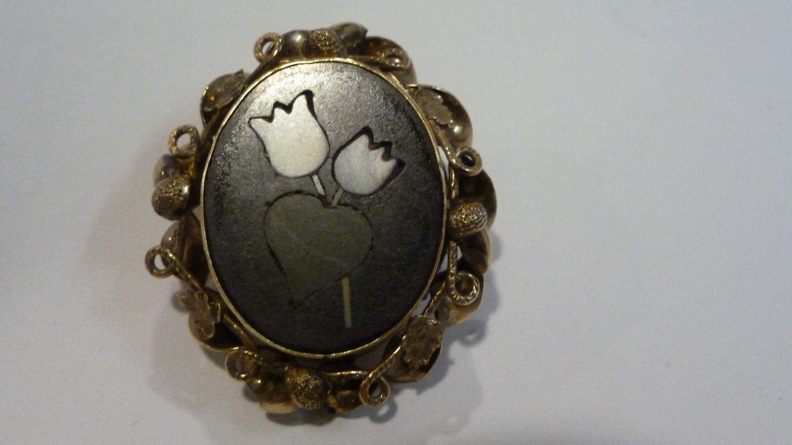 ANTIQUE VICTORIAN LADIES 1 1/8″ PIETRA-DURA 14K YELLOW GOLD FILLED BROOCH PIN
