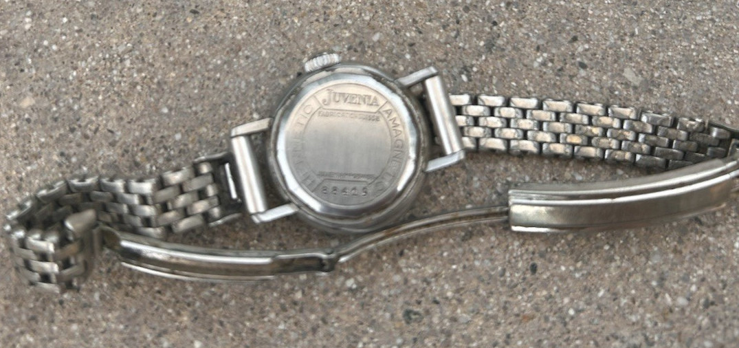 Vintage JUVENIA Ladies’ Hand-Wound Watch Working Condition Engraved By Kreisler
