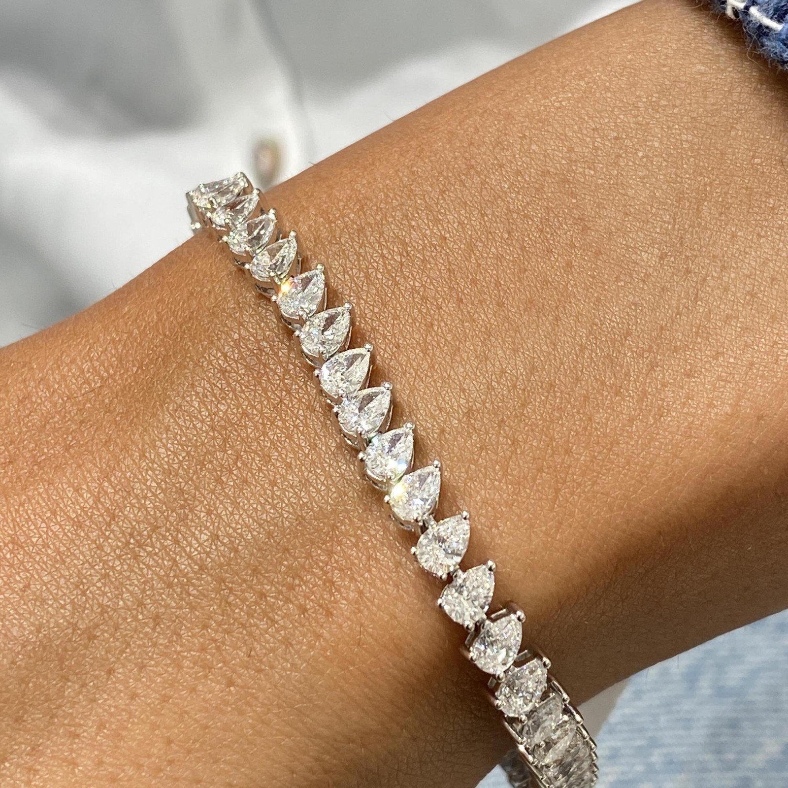 Unique Style 18K White Gold Women’s Tennis Bracelet Pear Lab Grown/CVD Diamond