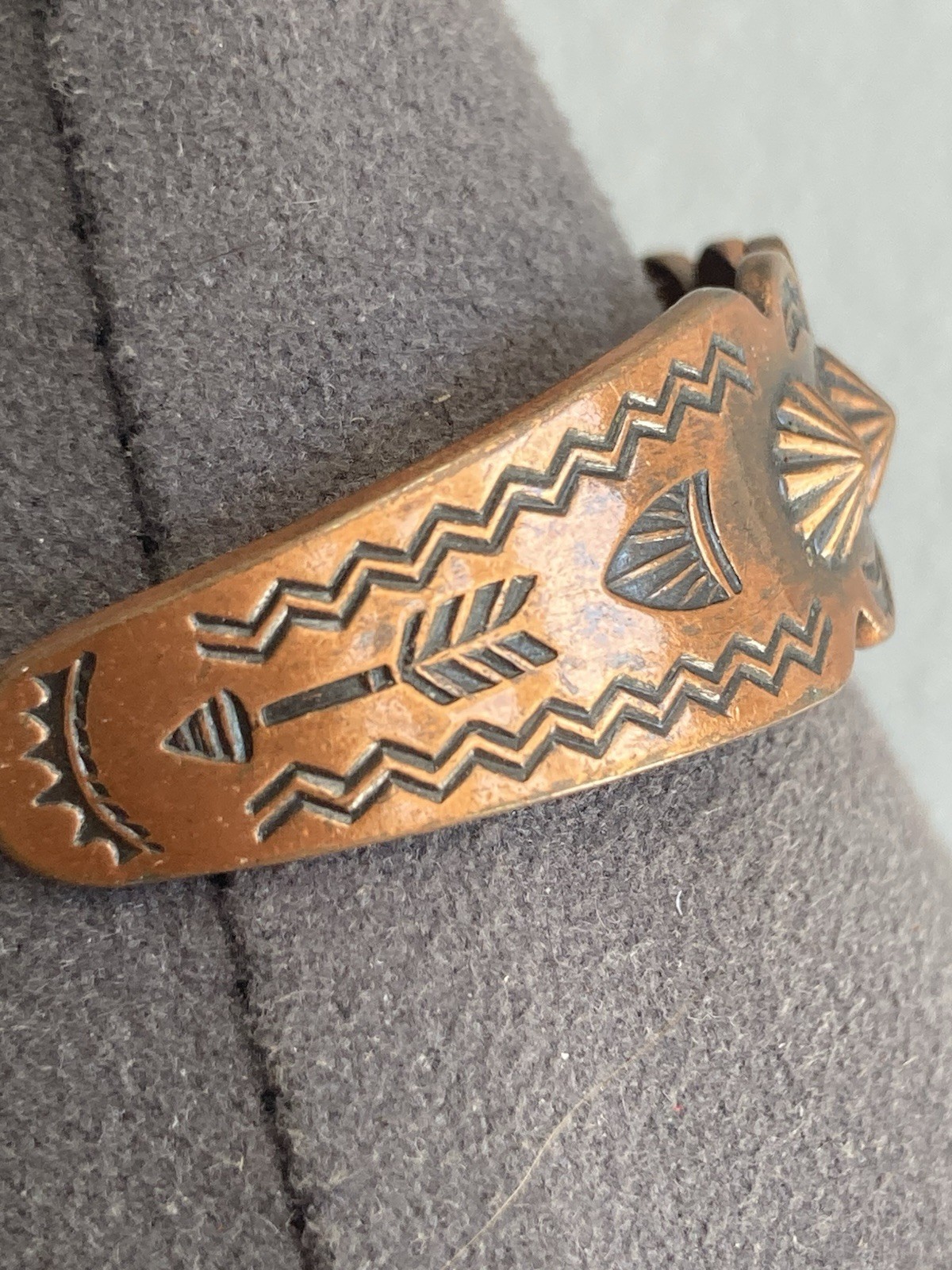 Vintage Southwest Copper Stamped Concho Star Cuff Bracelet Tourist (5.2″ + Gap)