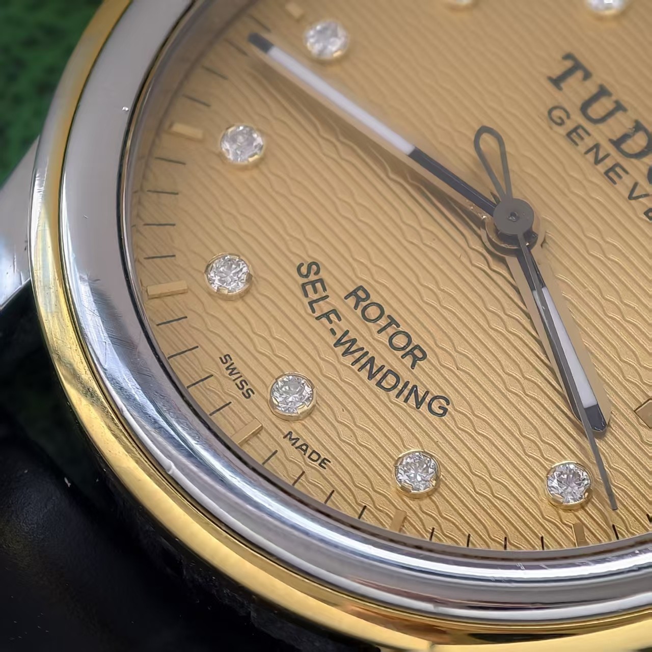 Tudor Linen Champagne 10-Diam Glamour M55003-0068 Men’s Watch Automatic 36mm
