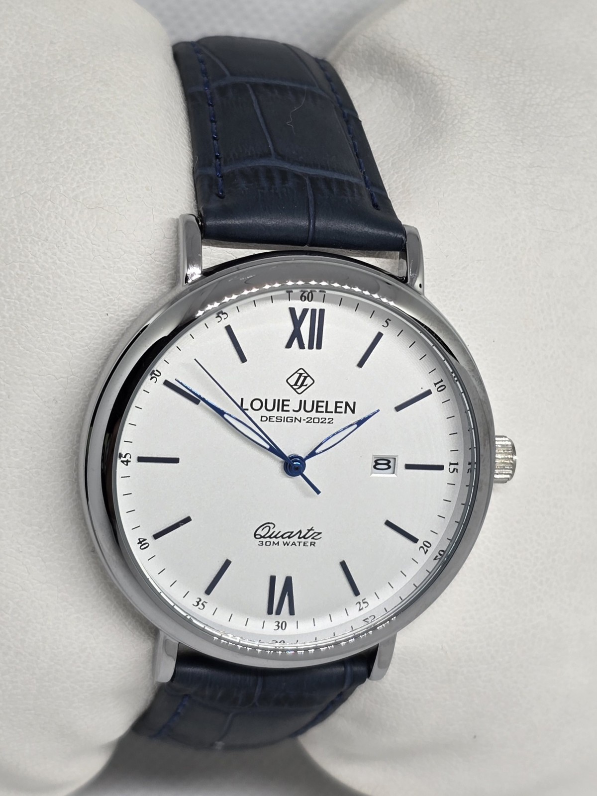 Man’s Classic Luxury Round Date Silver Tone Case Blue Leather Strap Watch 13