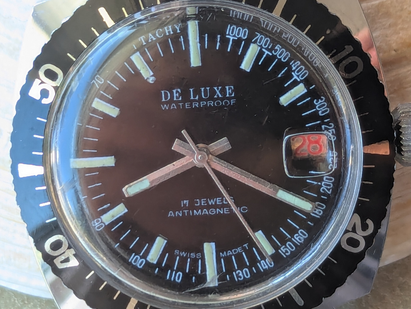 Vintage 1970’s De Luxe Diver w/Tachy Dial,Warm Patina,Red Date Wheel,Runs FAST