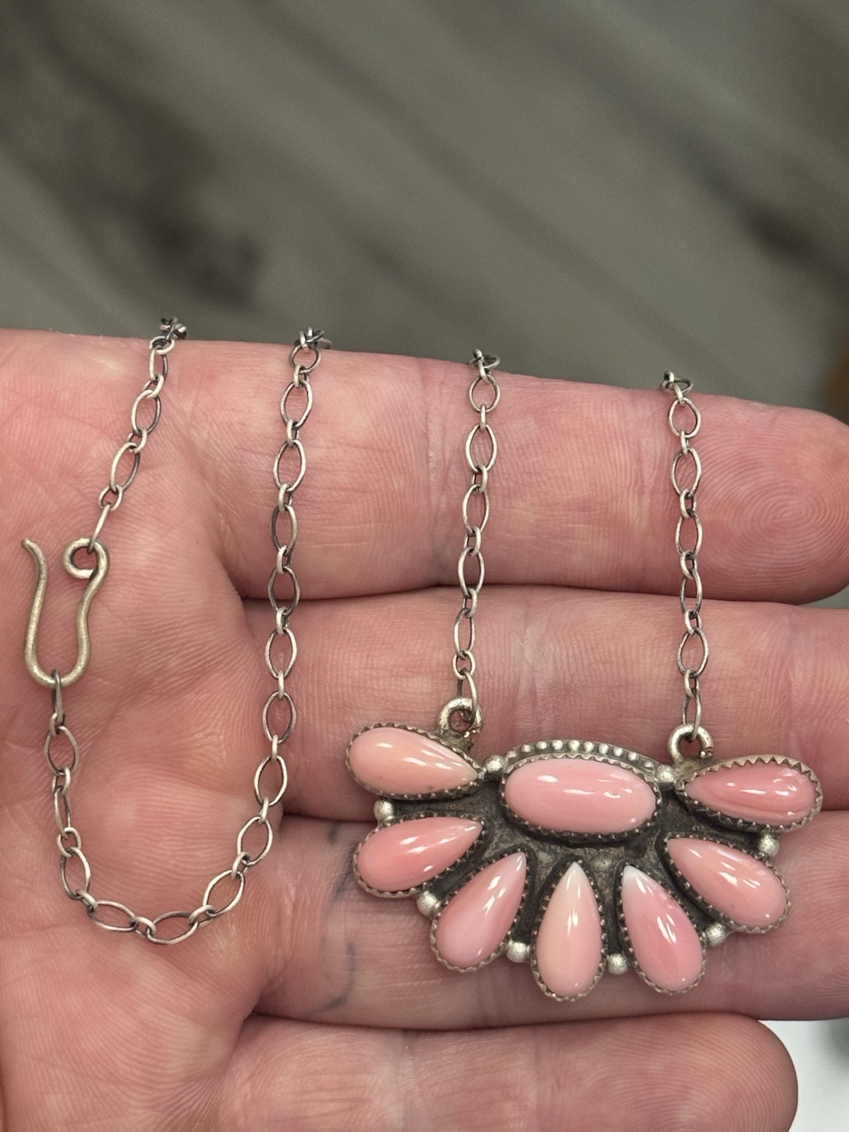 STERLING SILVER PINK CONCH 8 CAB MOC SHAPE HALF CLUSTER BAR ADJ NECKLACE .925
