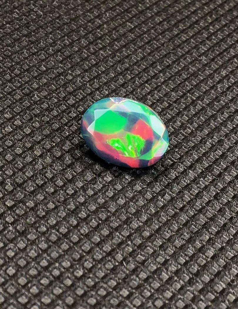1.75ct Natural Black Opal Oval Cut – Bright Multicolour Fire Clean Stone 9.40mm✨