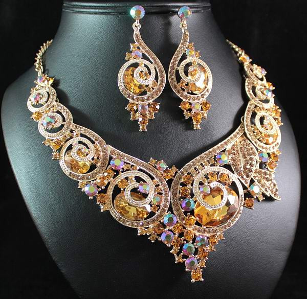 ORNATE GOLD AUSTRIAN RHINESTONE BIB STATEMENT NECKLACE EARRING SET BRIDAL N1669G