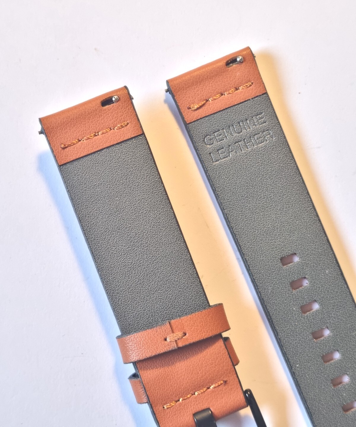 18mm NEW BROWN LEATHER UPPER WATCH STRAP, RUBBER BACKED BLACK BUCKLE. EASY FIT.