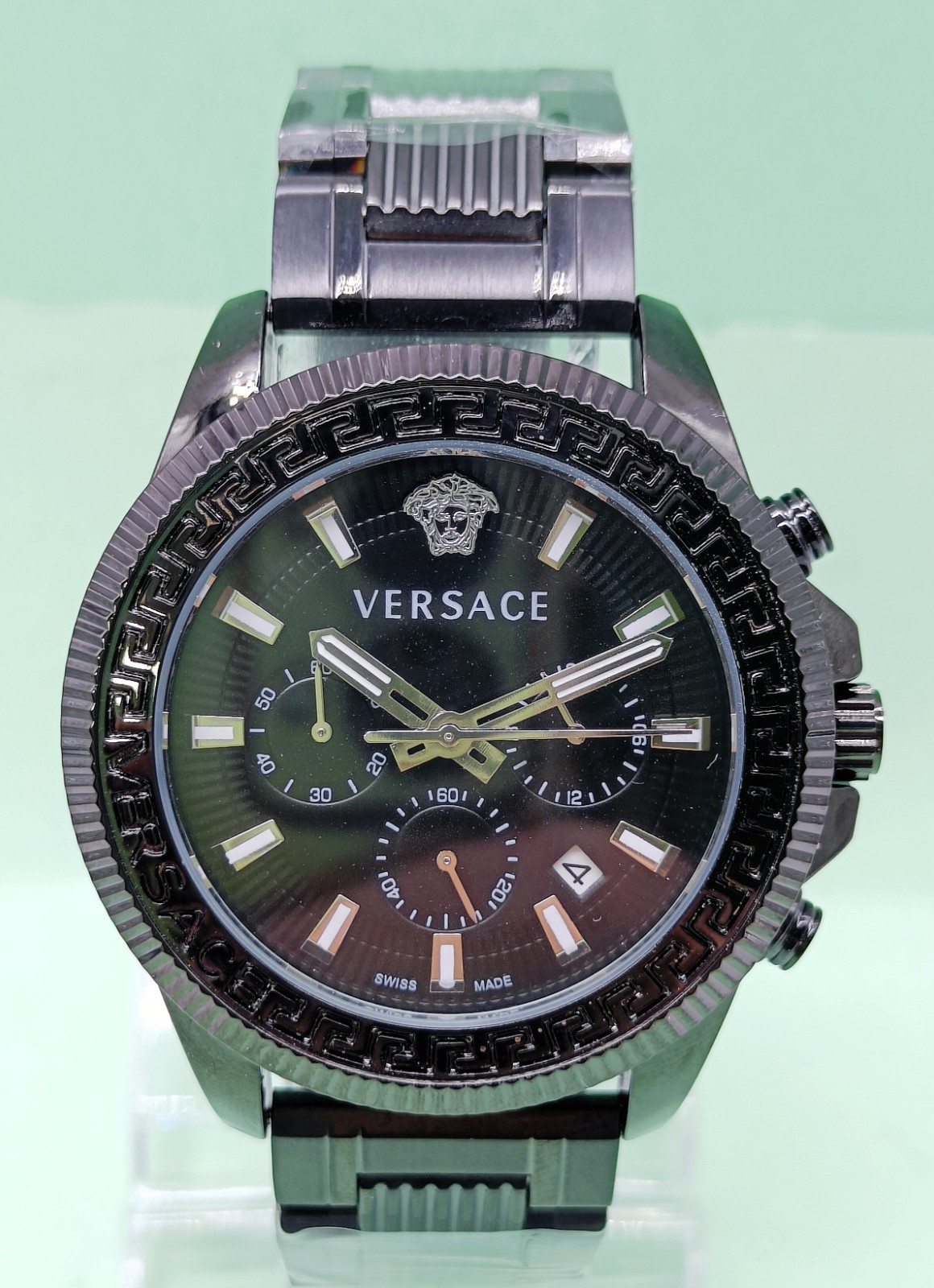 Fantastic Versace Chronograph Date Indicator Analog Men’s Wrist Watch