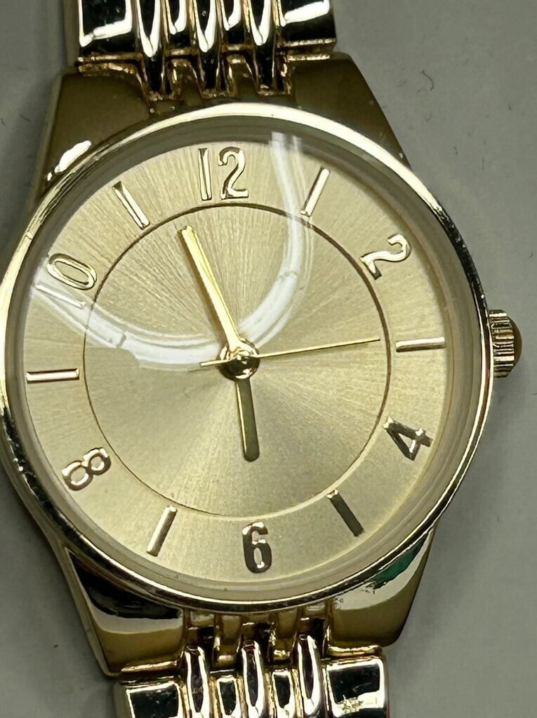 NEW Target Watch Womens Polished Gold Tone Self Adjustable Bracelet NEED BATTERY