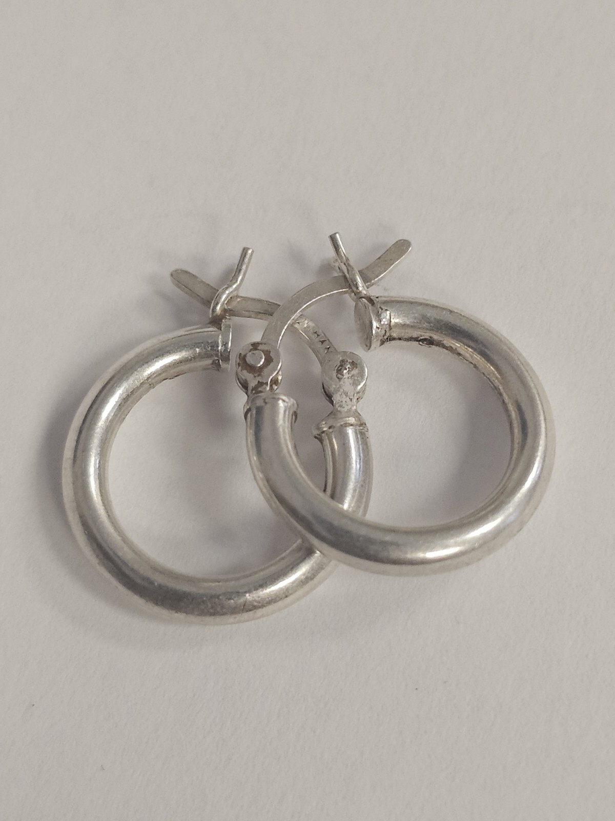sterling silver 925 Tube hoop earrings 1.5cm Long India 1.27 grams