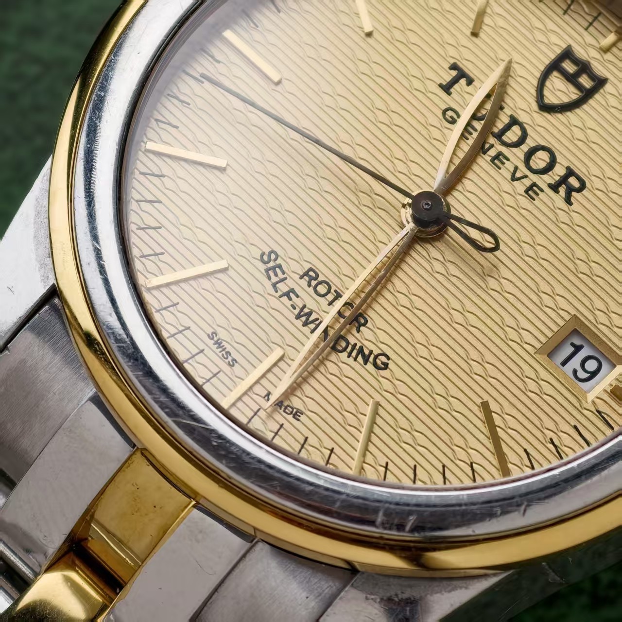 Tudor Linen Champagne Dial Glamour 55003 Men’s Watch Automatic 36mm Date
