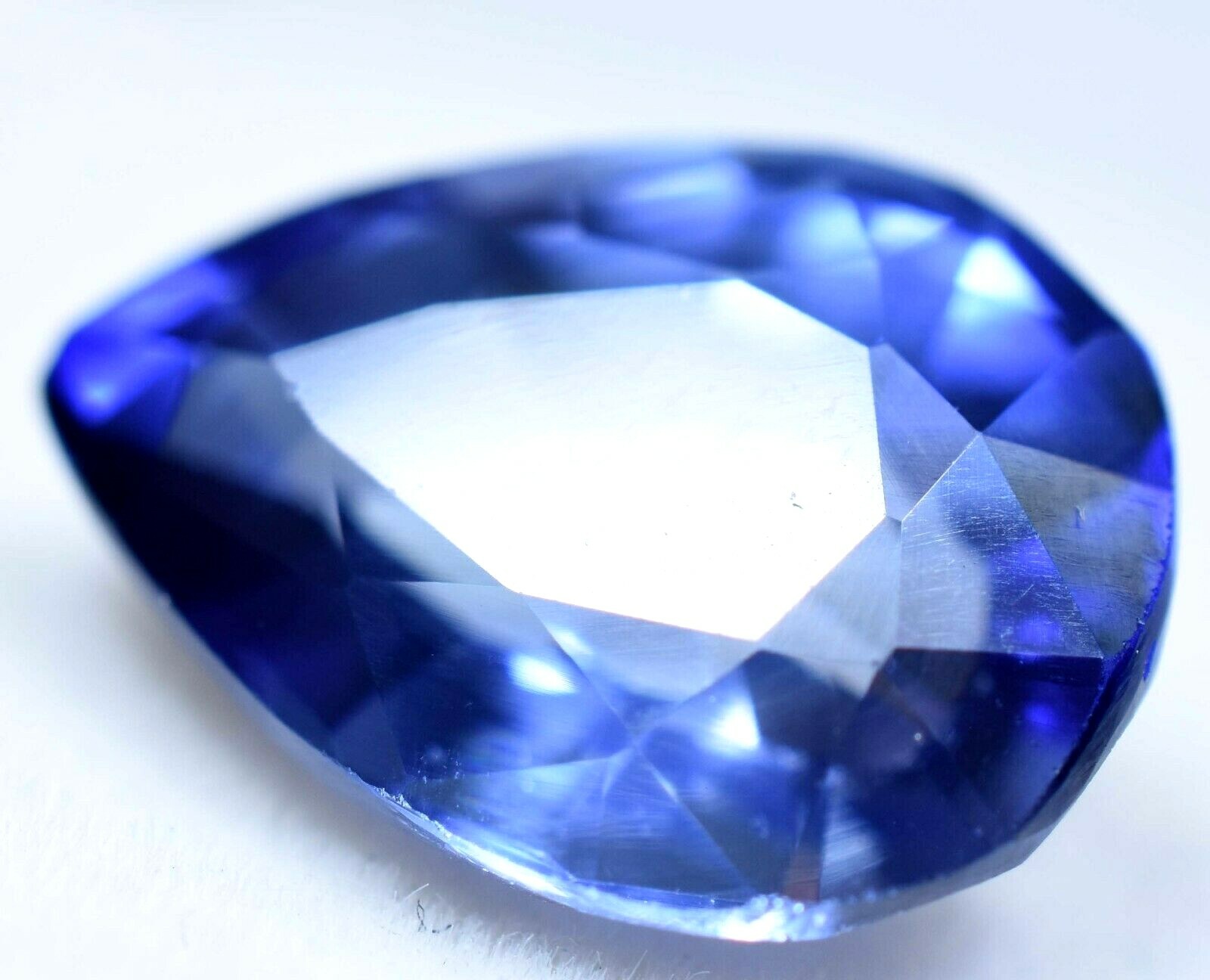 4.90 CT Natural california Benitoite GGL Certified Top Quality Treated Gemstone