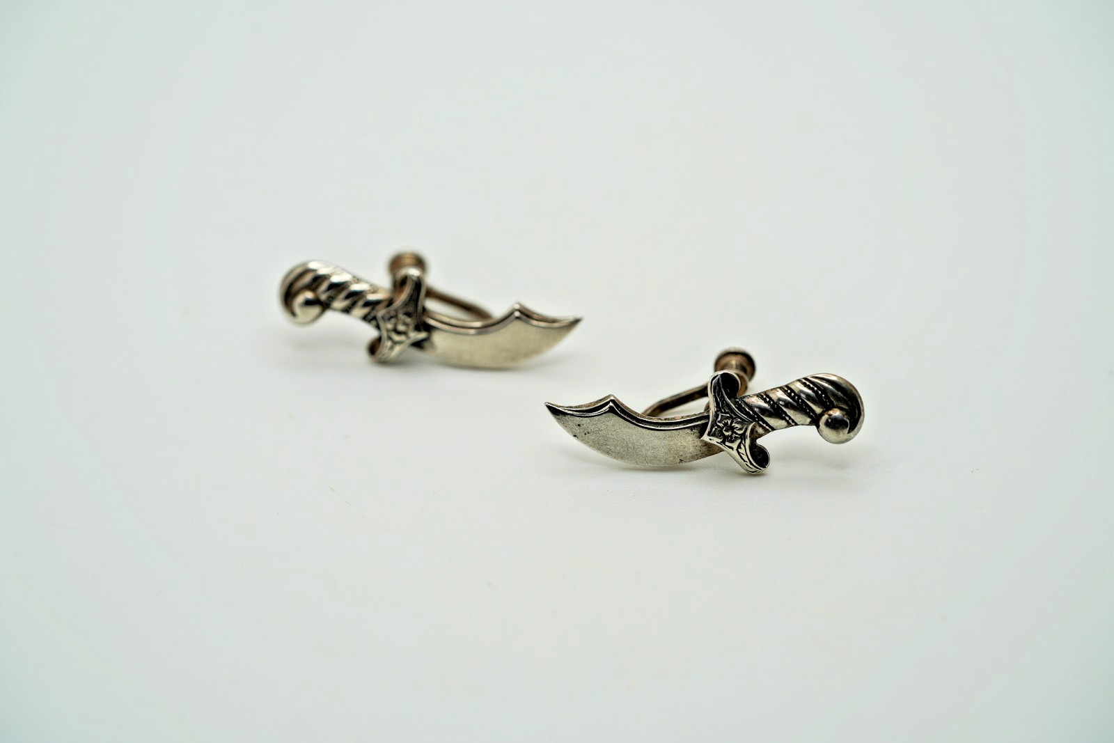 Antique Sterling Silver Dagger Sword Screw Back Earrings 3cm JB36