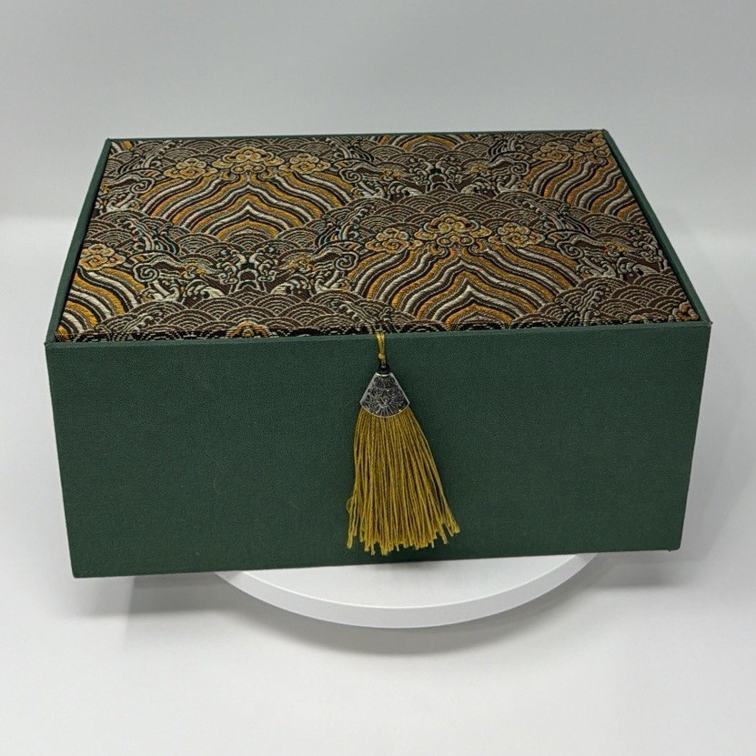 Chinese style – Green Fabric Box, Lined 4-Compartment Rectangle Floral Tassel