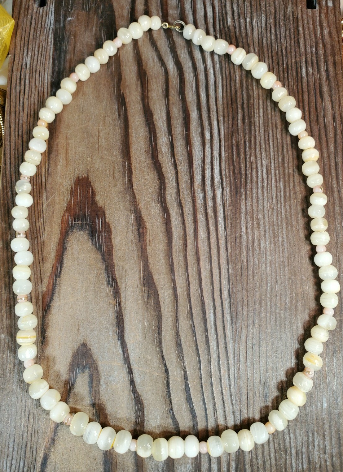 Wome S Stone Beaded Nacklace Cream Pink Gold Rose Quartz 23″