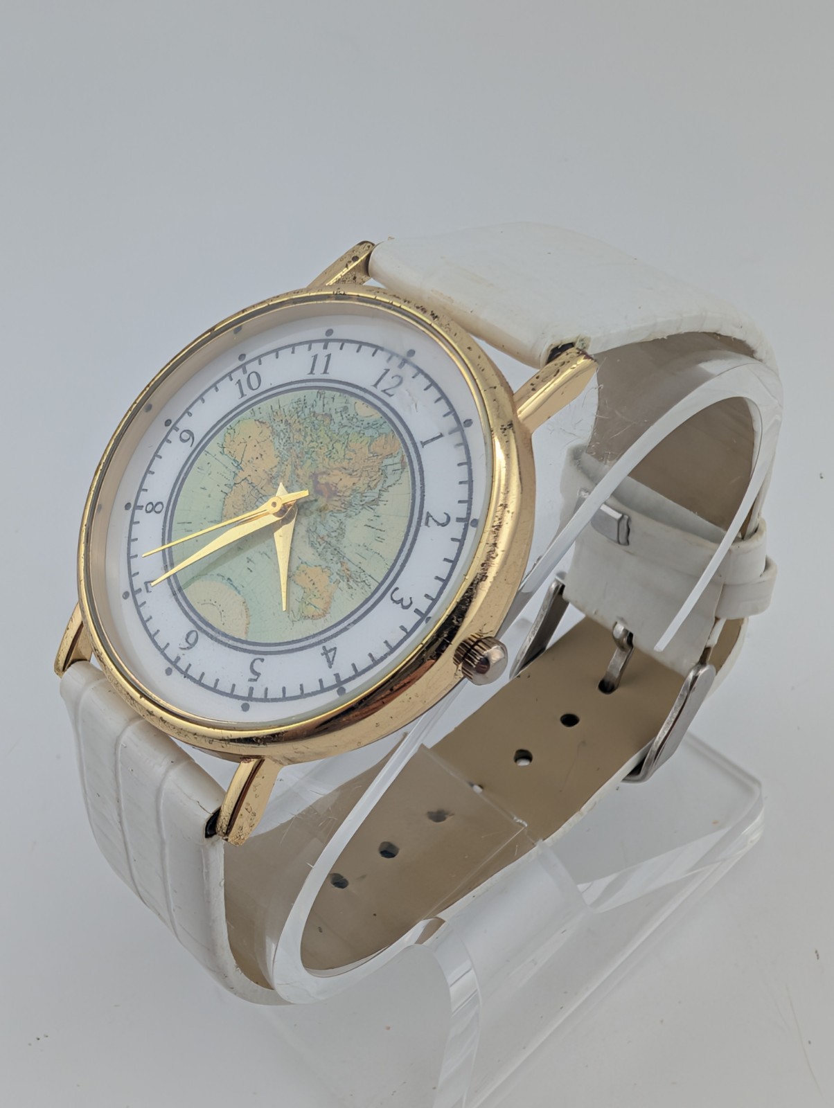 World Map Women’s Quartz Watch 38mm Gold Case White Band- New Battery