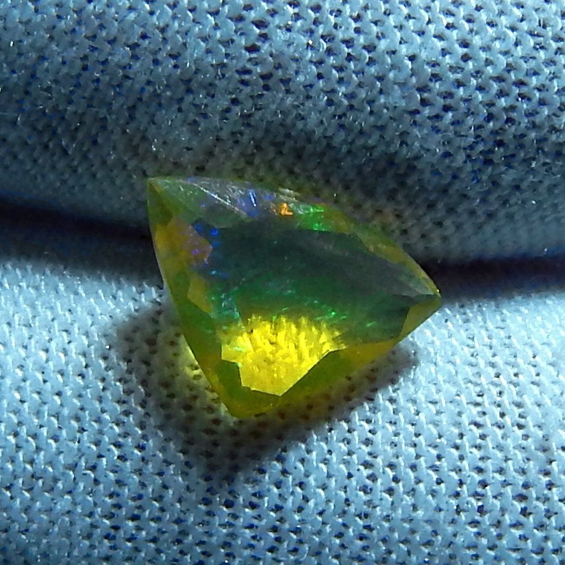 TOP 1.8ct IF Orange Fire Opal Bold Flash Natural Mined Unheated Faceted Trillion